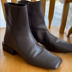 ZARA EXPRESSO BROWN SQUARE FLAT BOOTIES